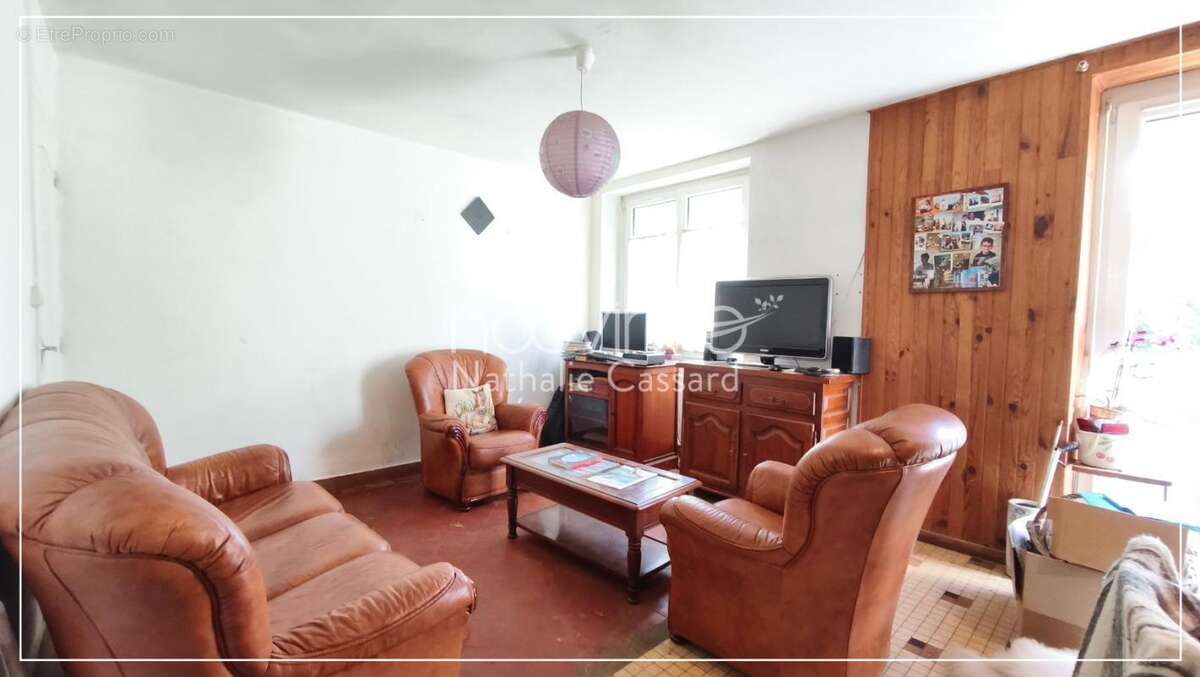 Maison en pierre à rénover  136 m2  5 chambres + grenier amé - photo 2