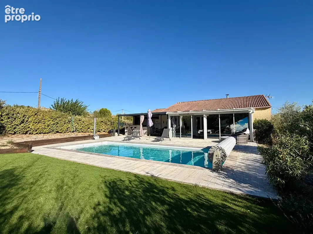 Photo Maison à Saint-Sauveur-De-Cruzieres au prix de 450 000€