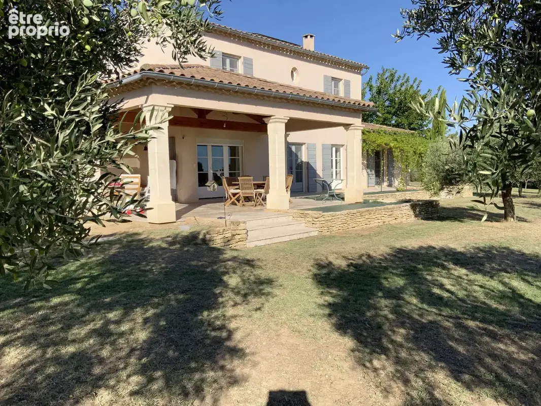 Propriété située à Uzès dans un secteur résidentiel. - photo 10