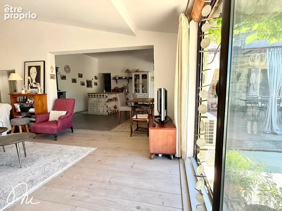 Très belle maison de village T5 avec grand garage et 80 m2 de terrasse - photo 2