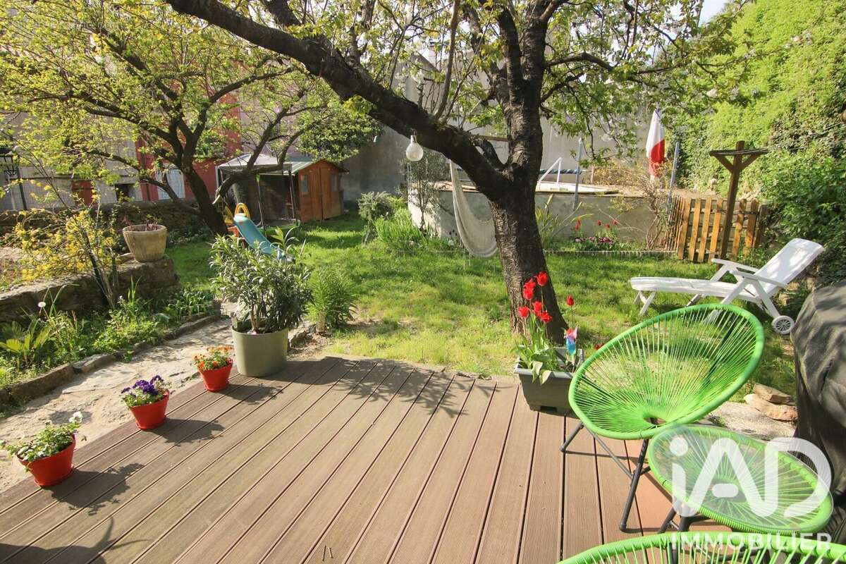 Maison 196 m² à La Roquebrussanne  - photo 3