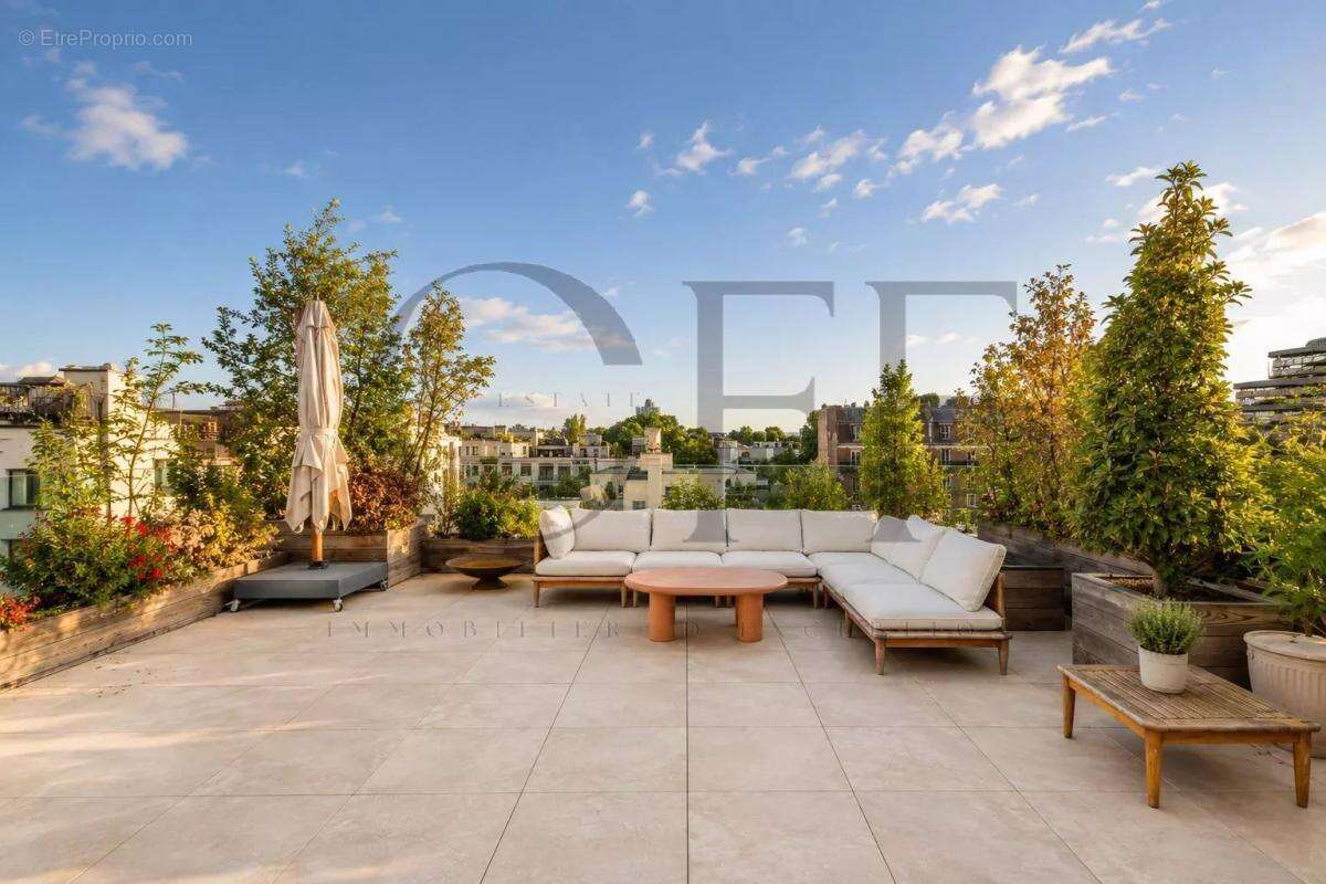 Appartement à NEUILLY-SUR-SEINE