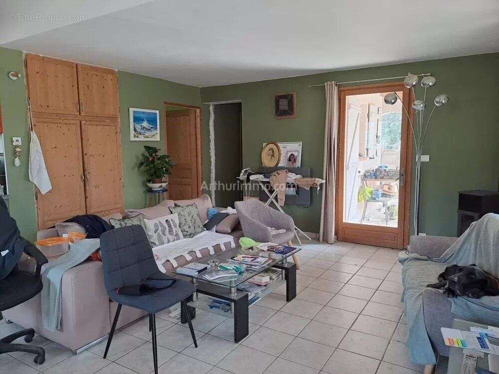 Maison à ENTRECASTEAUX