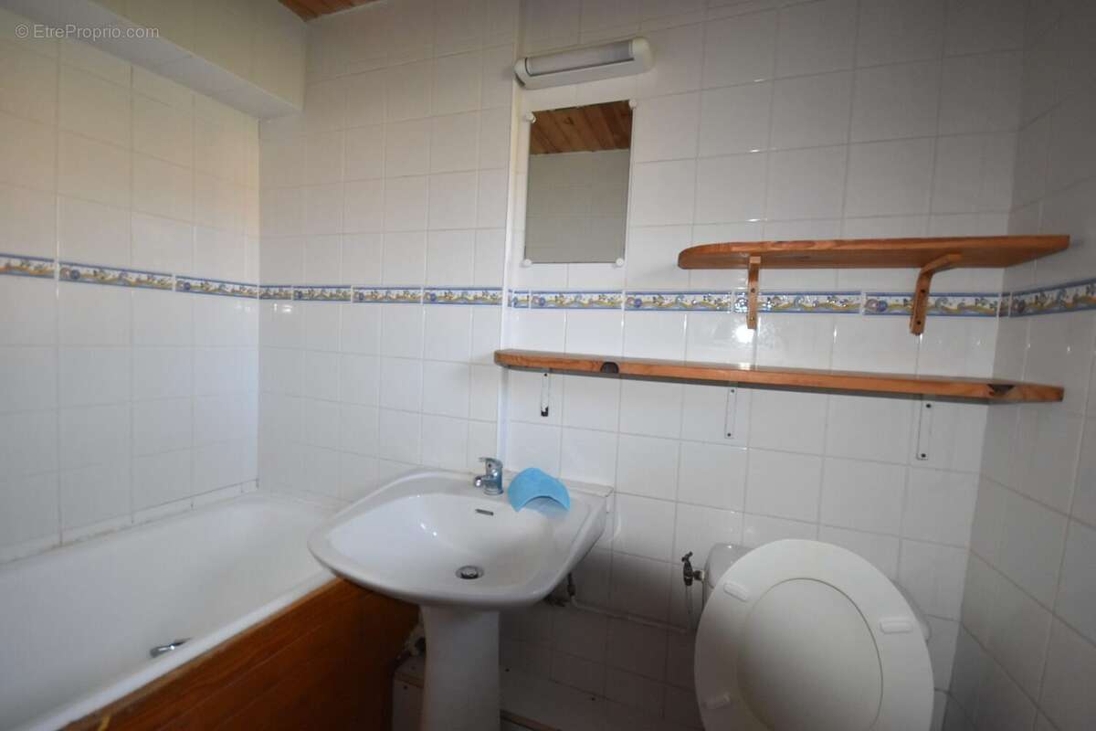 salle d'eau rdc - Maison à ESPERAZA