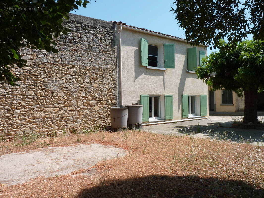 Maison à JONQUIERES-SAINT-VINCENT