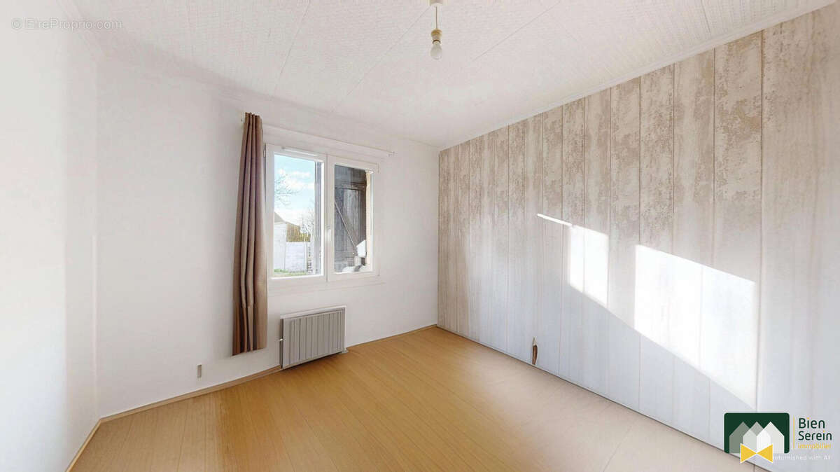 Chambre vide  - Maison à CLEVILLIERS