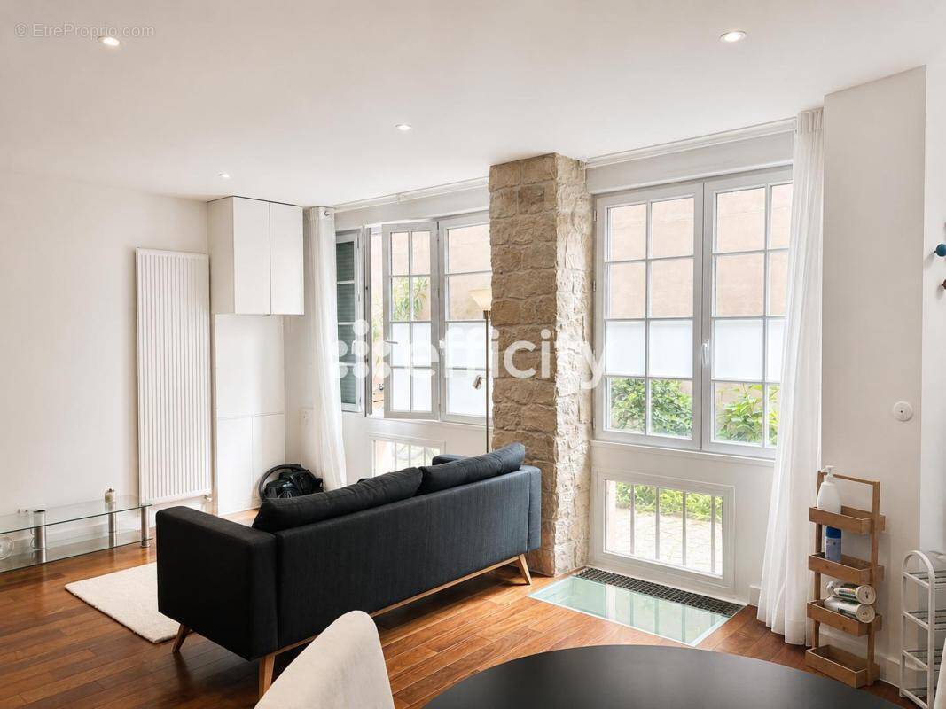 Appartement à PARIS-11E
