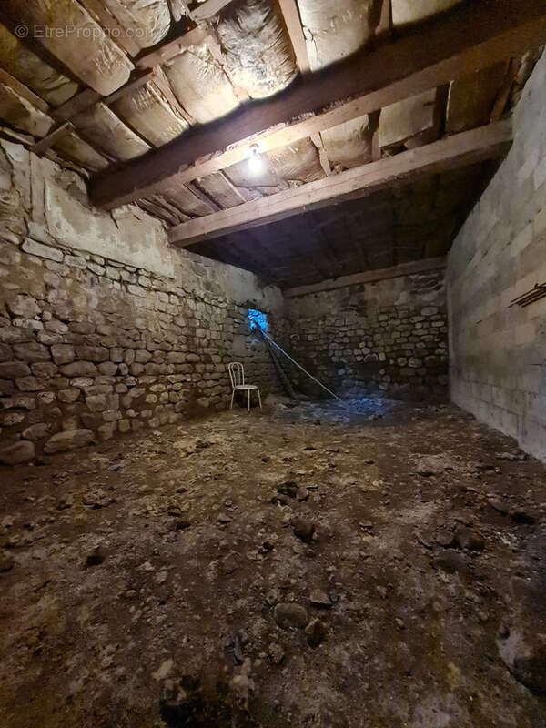 Maison à DESAIGNES