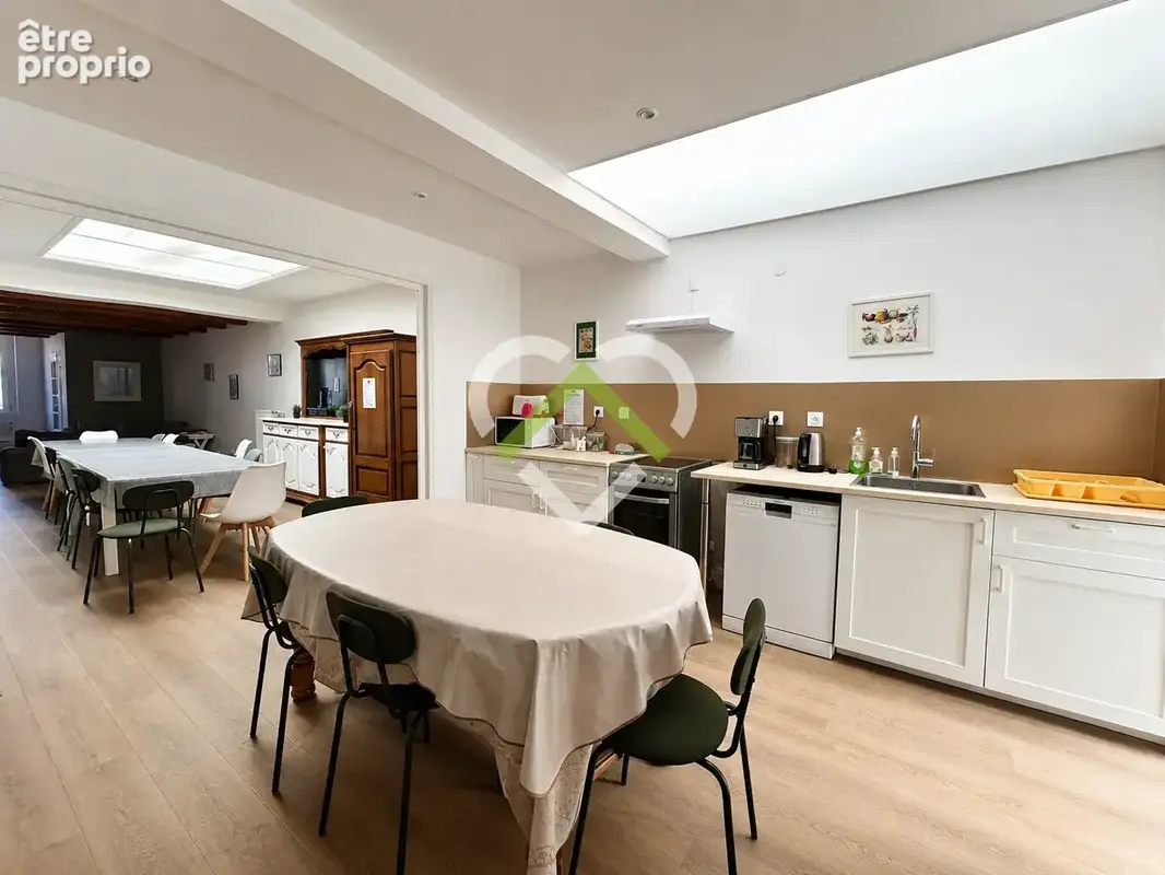 Grande maison au centre-ville de CROIX avec grande terrasse ! - photo 2