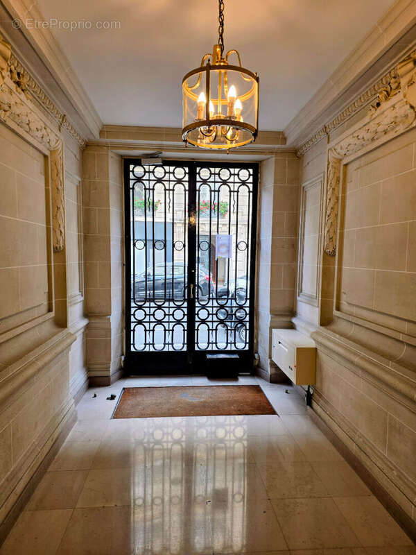 M° Sèvres - Lecourbe  - 6P + Chambre de service - photo 13
