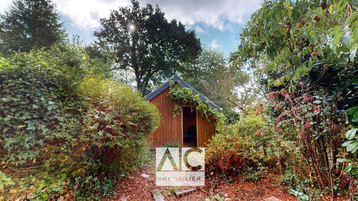 Maison à SAINT-NICOLAS-DU-PELEM