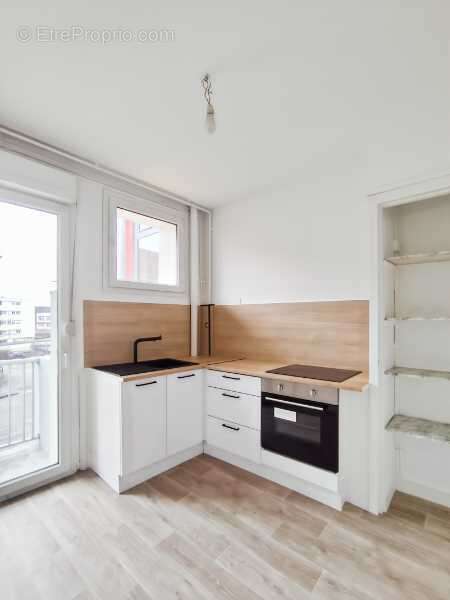Appartement à GRAND-CHARMONT