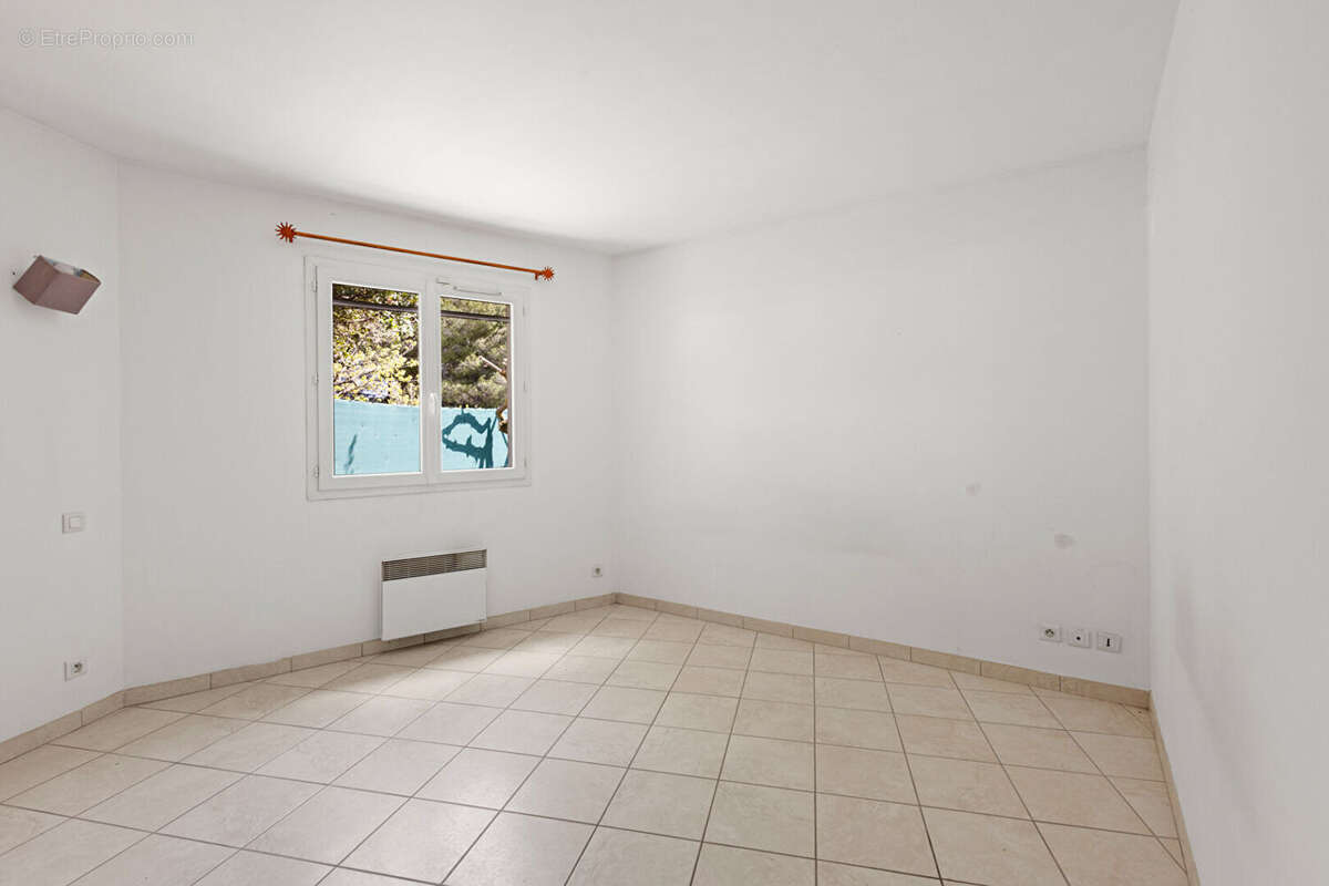 Maison à LA FARE-LES-OLIVIERS