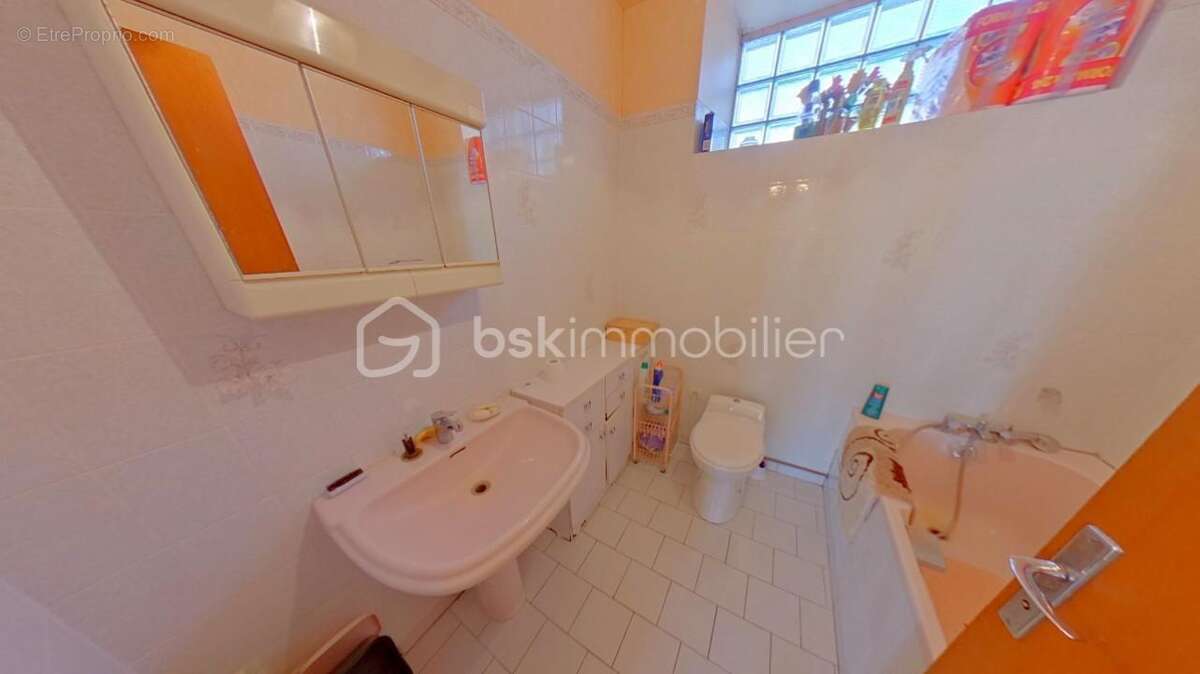 Maison à VILLENEUVE-L'ARCHEVEQUE