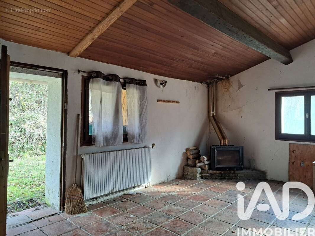 Maison 251 m² à Festes-Et-Saint-Andre  - photo 9