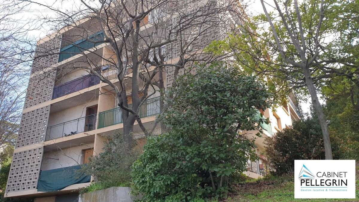 Appartement à MARSEILLE-4E