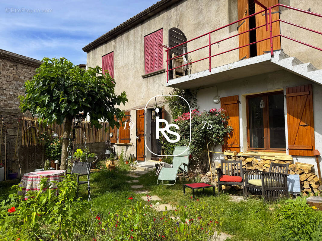 Maison à JAUJAC