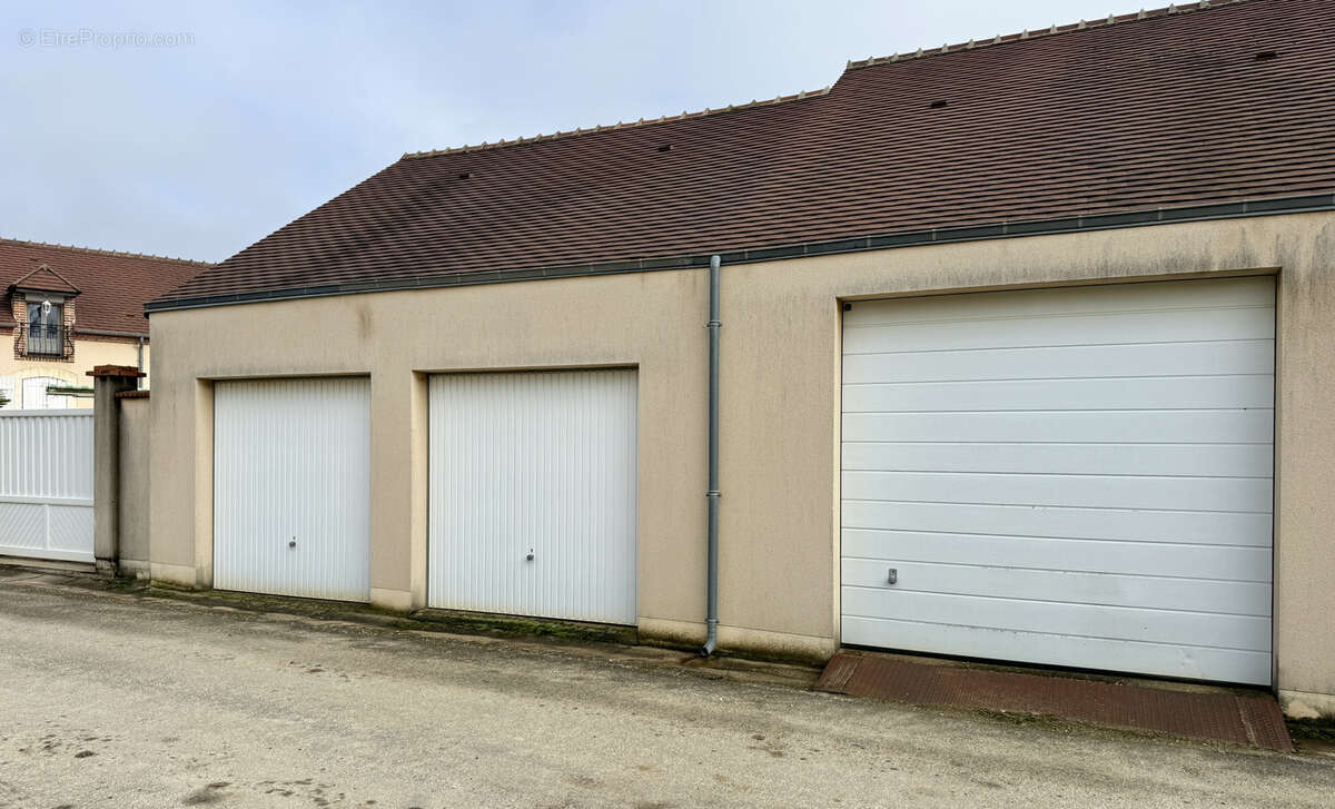Propriété 8 pièces 135 m2 + Studio de 15 m2 avec Piscine chauffée et grande dépendance sur un terrain de 1200 - photo 11