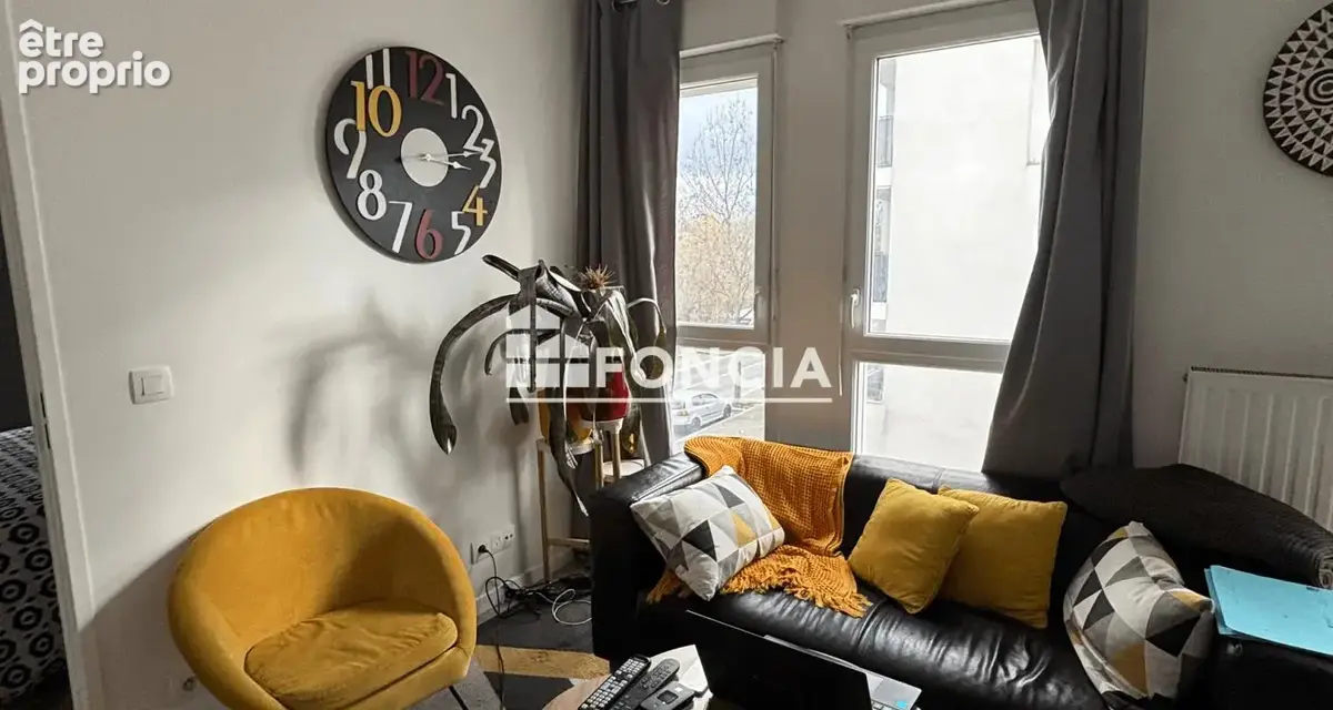 Appartement orienté sud, proche de la gare de Creteil-Pompadour - photo 2