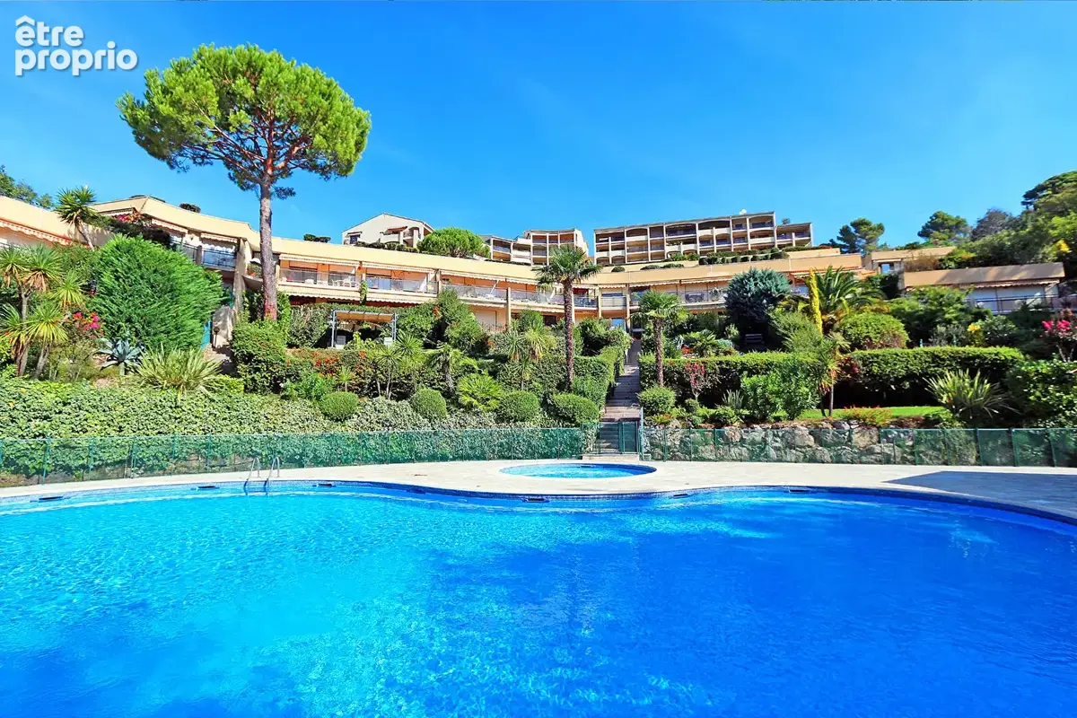 Appartement à MOUGINS
