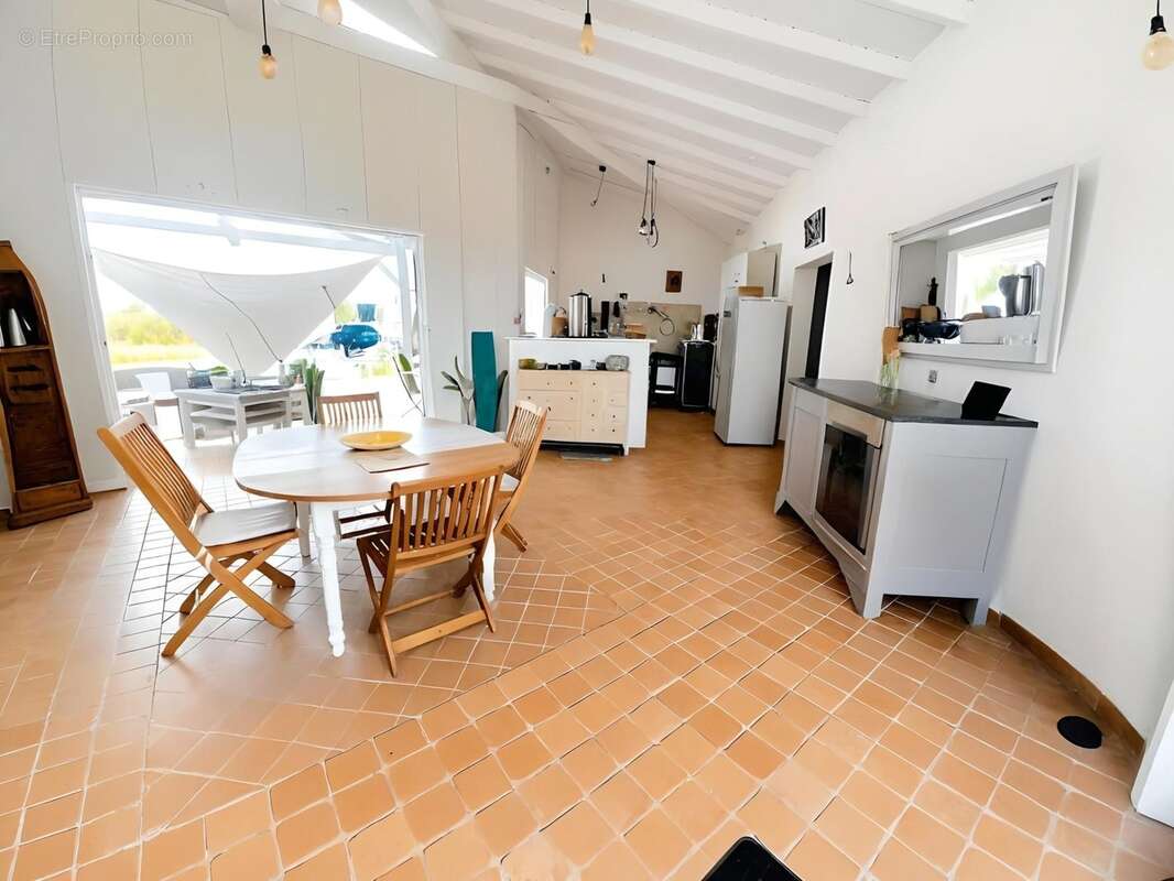 Villa d'exception de plain-pied 6 pièces, avec piscine, vue montagne – Le Gosier LE GOSIER (971) - photo 9