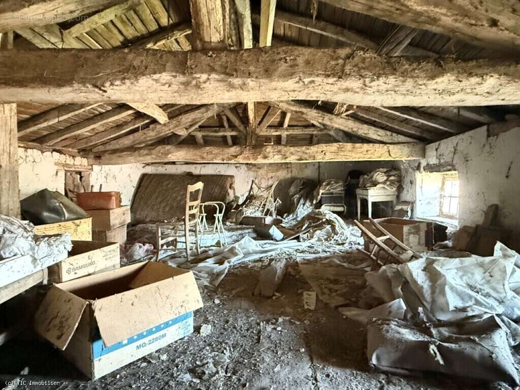 Maison à RUFFEC