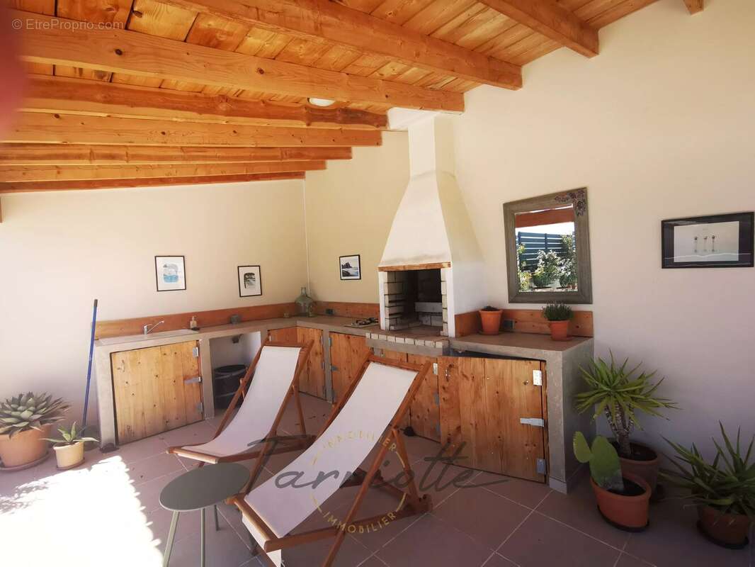 Maison à ALBA-LA-ROMAINE