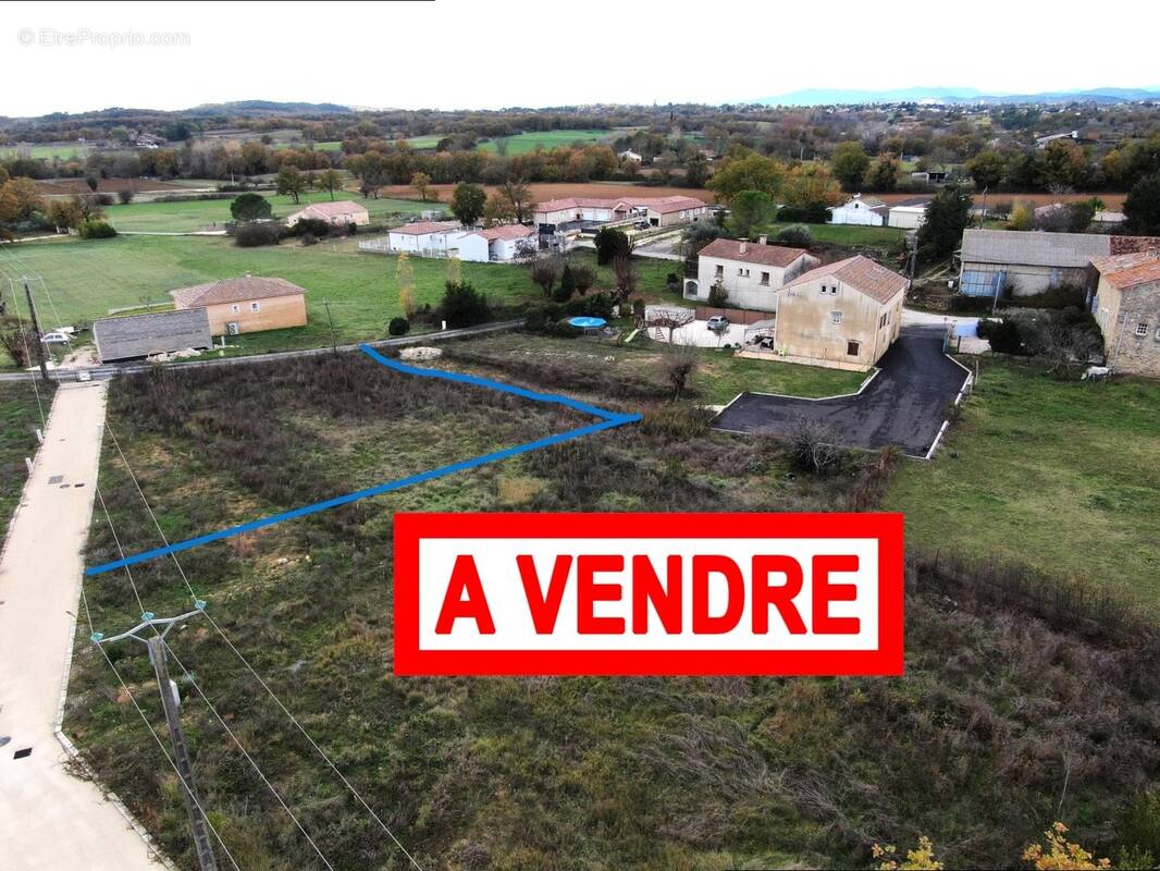 Terrain à ROUSSON