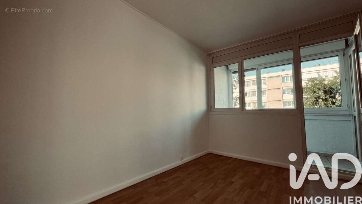 Photo 7 - Appartement à RIS-ORANGIS