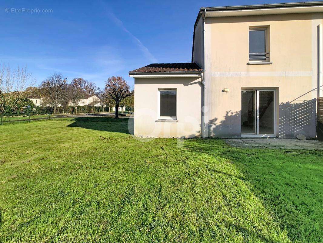 Maison à TERRASSON-LAVILLEDIEU