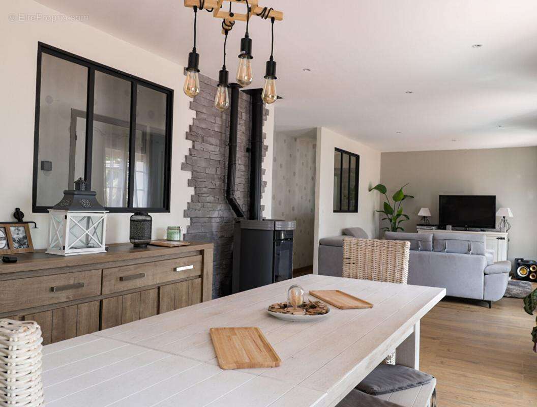 Maison à VIVIERS-LES-MONTAGNES