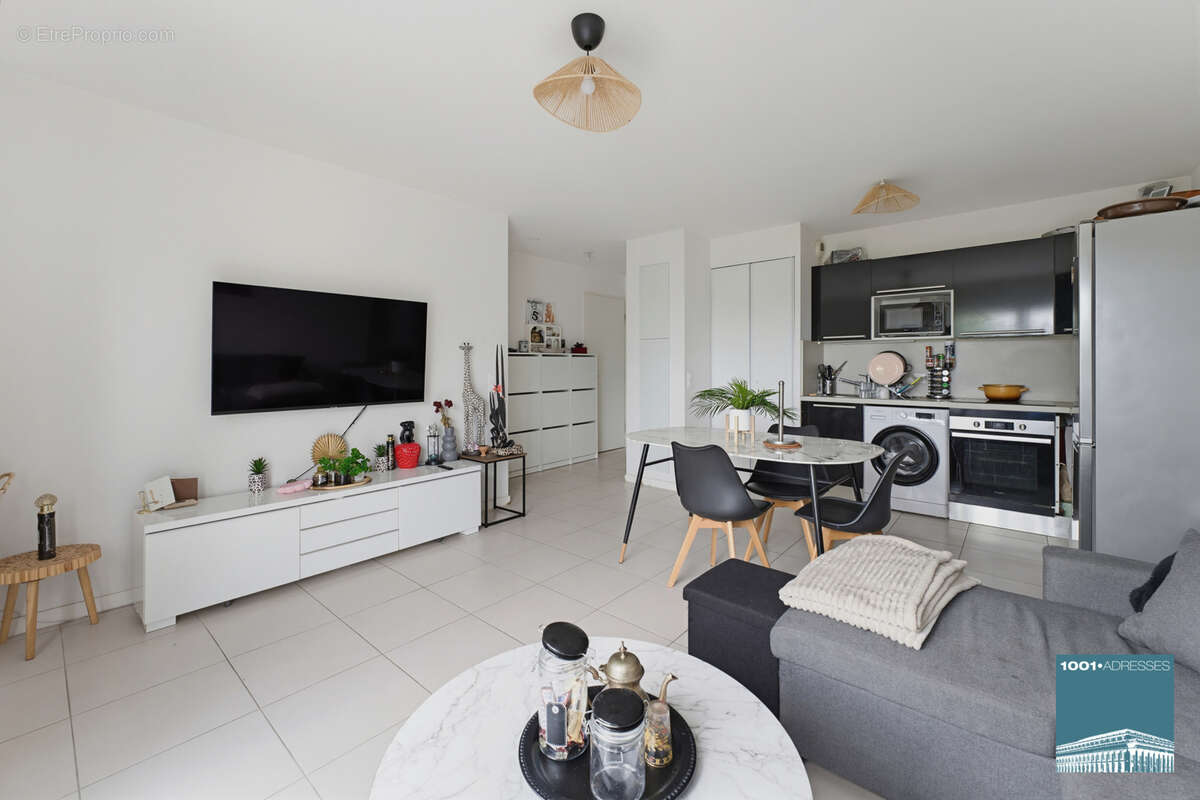 Appartement à PAREMPUYRE