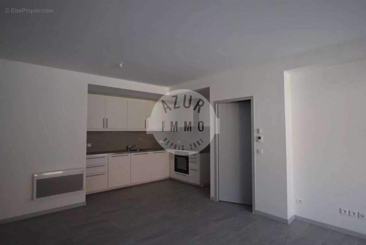 Appartement à ROQUEVAIRE