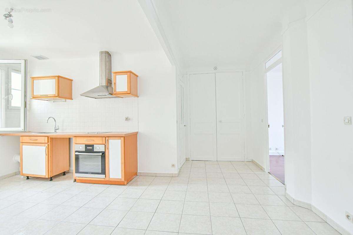 Appartement  Courbevoie 2 pièce(s) - photo 3