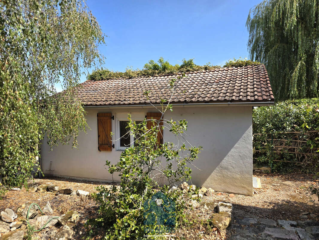 Maison de plain pied avec terrasse, garage, veranda et annexes - photo 19