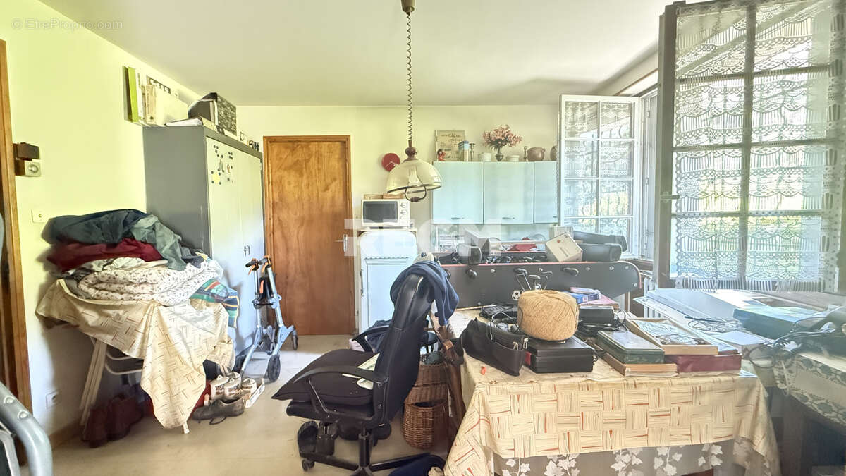 Maison 105 M2 avec mazets sur parcelle de 6000 M2 - photo 7