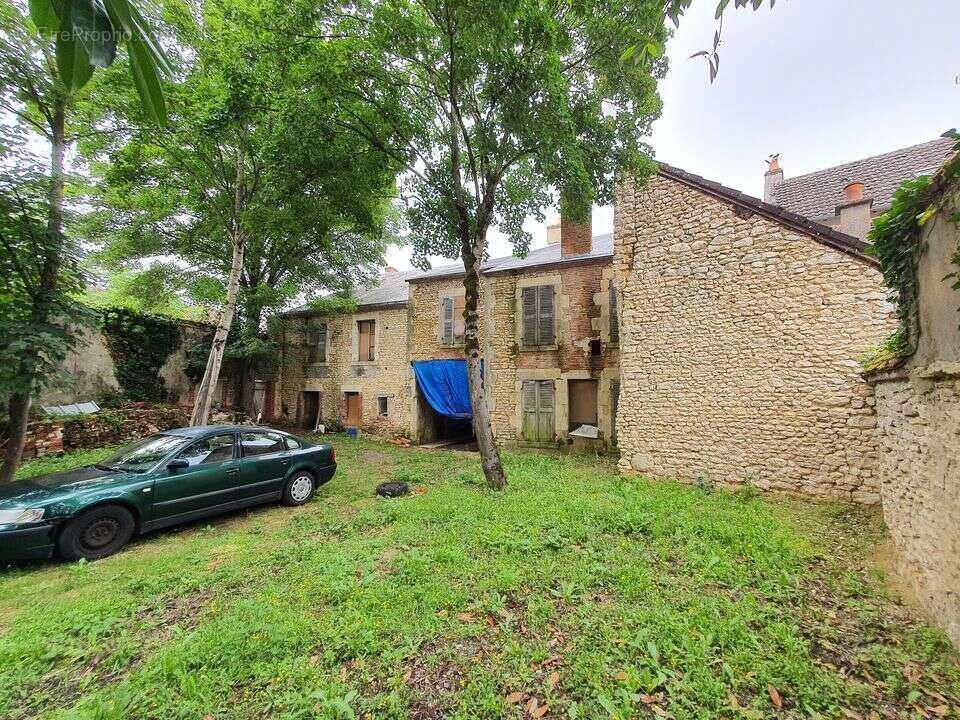 Maison à REUILLY