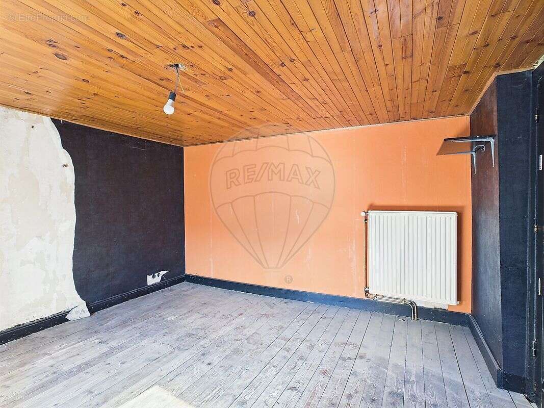 Maison à VILLE-HOUDLEMONT