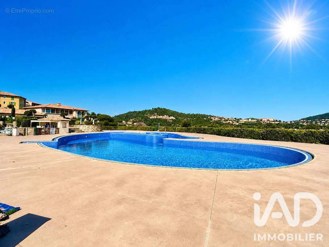 Photo 1 - Appartement à ROQUEBRUNE-SUR-ARGENS