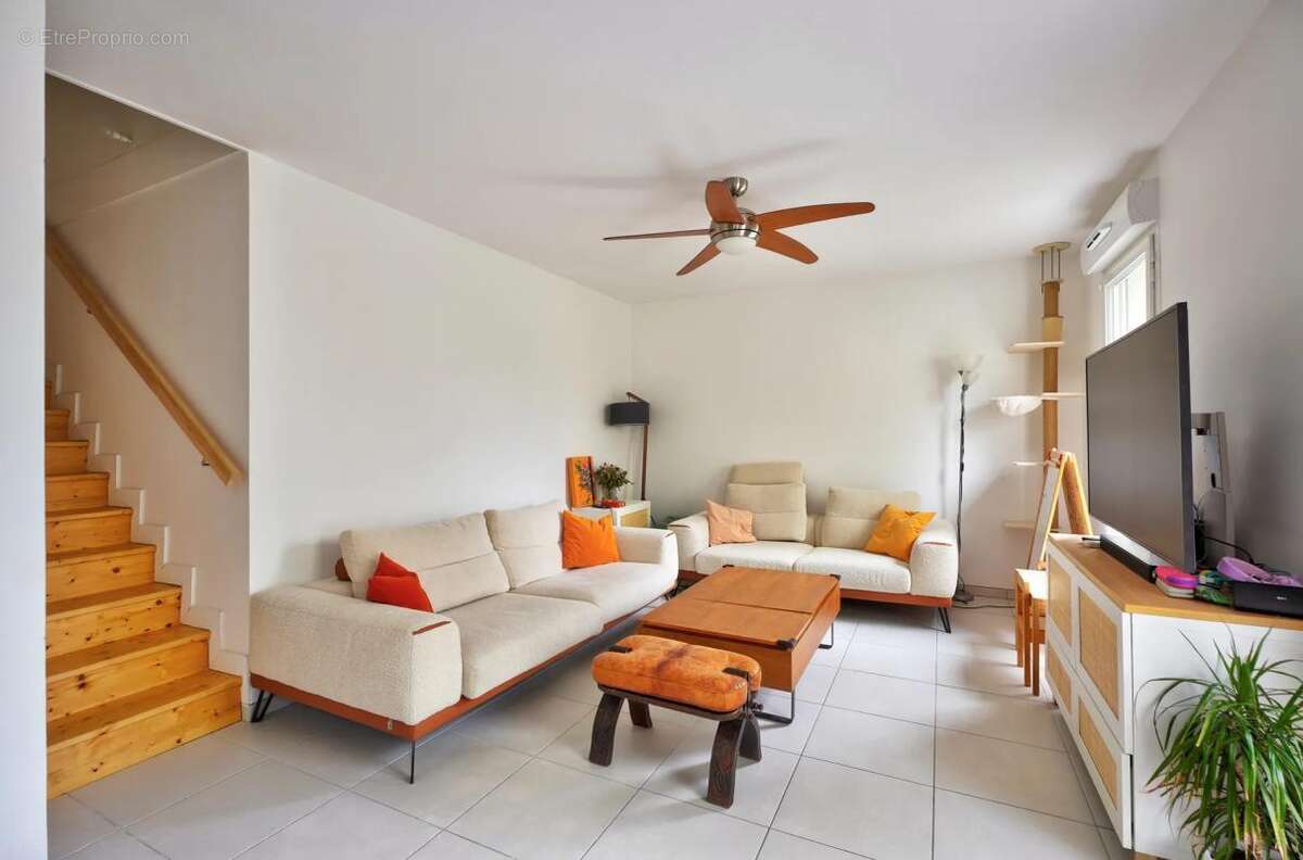 Appartement à CRAPONNE