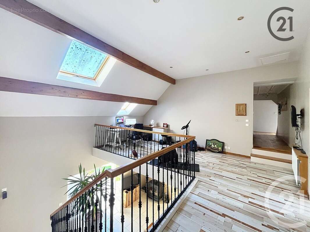 Maison à BRIENON-SUR-ARMANCON