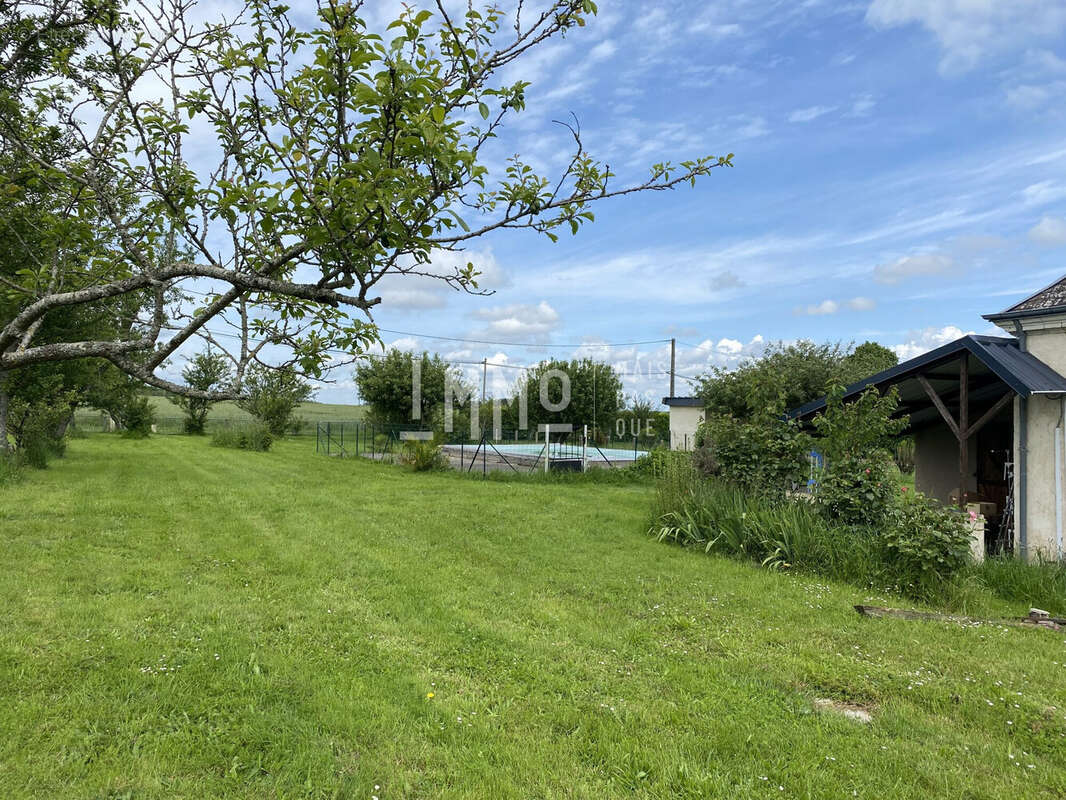 Maison à SAINT-MARTIN-DES-BOIS