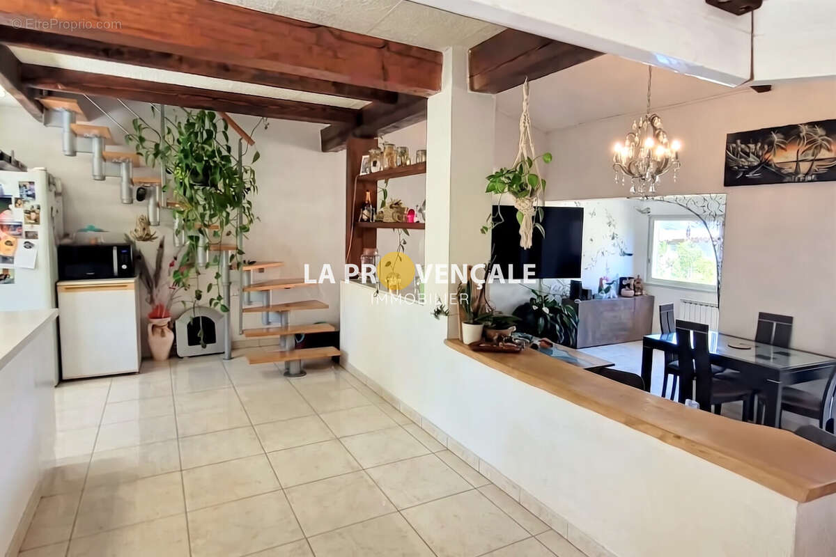 Appartement à SEPTEMES-LES-VALLONS