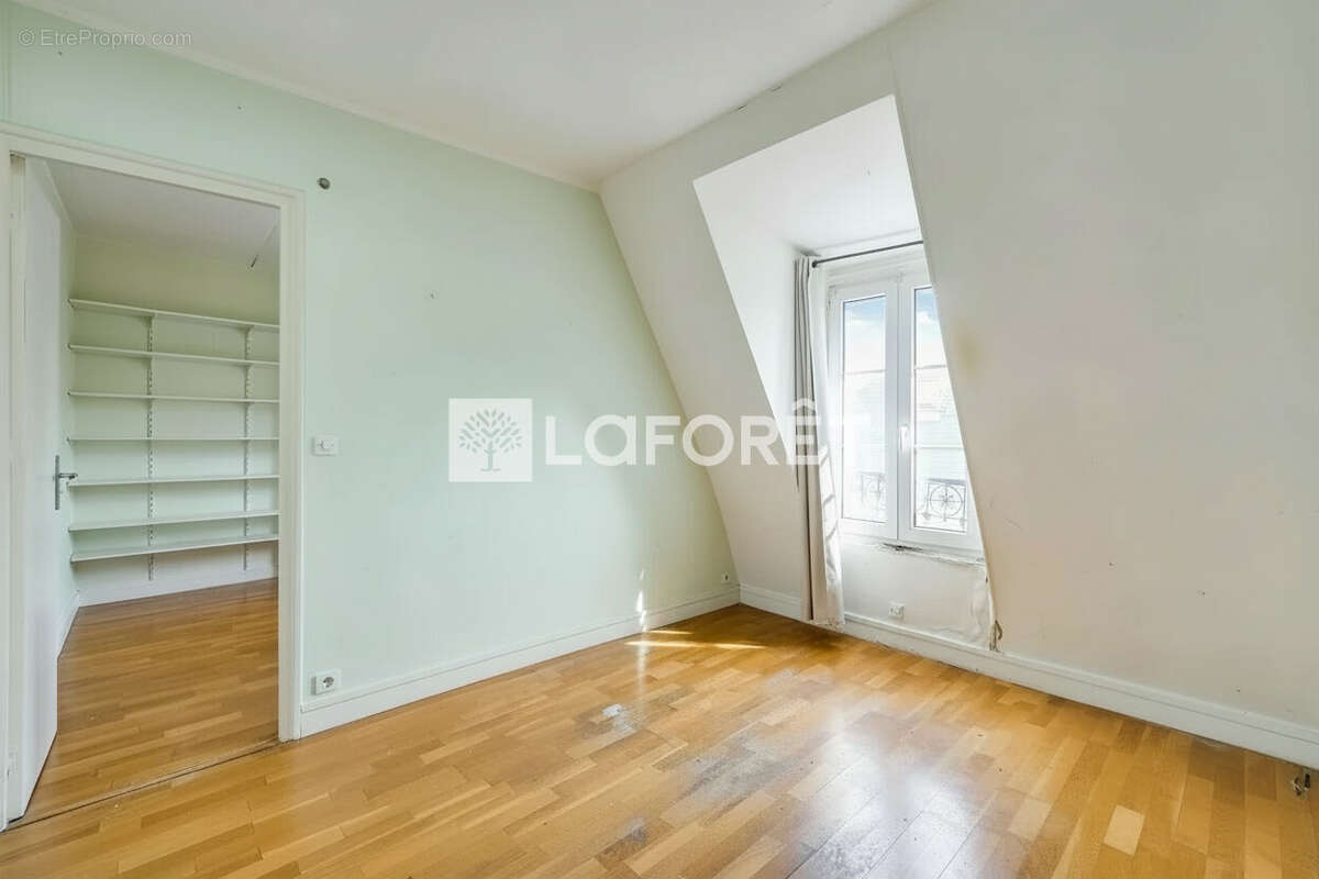 Appartement à PARIS-7E