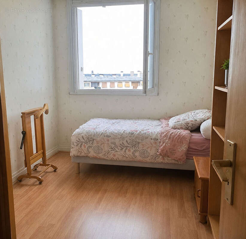 4 pièces Rue Guy Moquet 94500 - photo 6