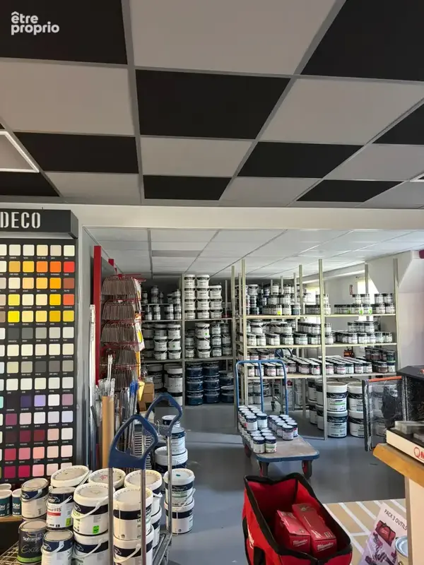 Commerce 2560 m² à Saint-Etienne  - photo 8
