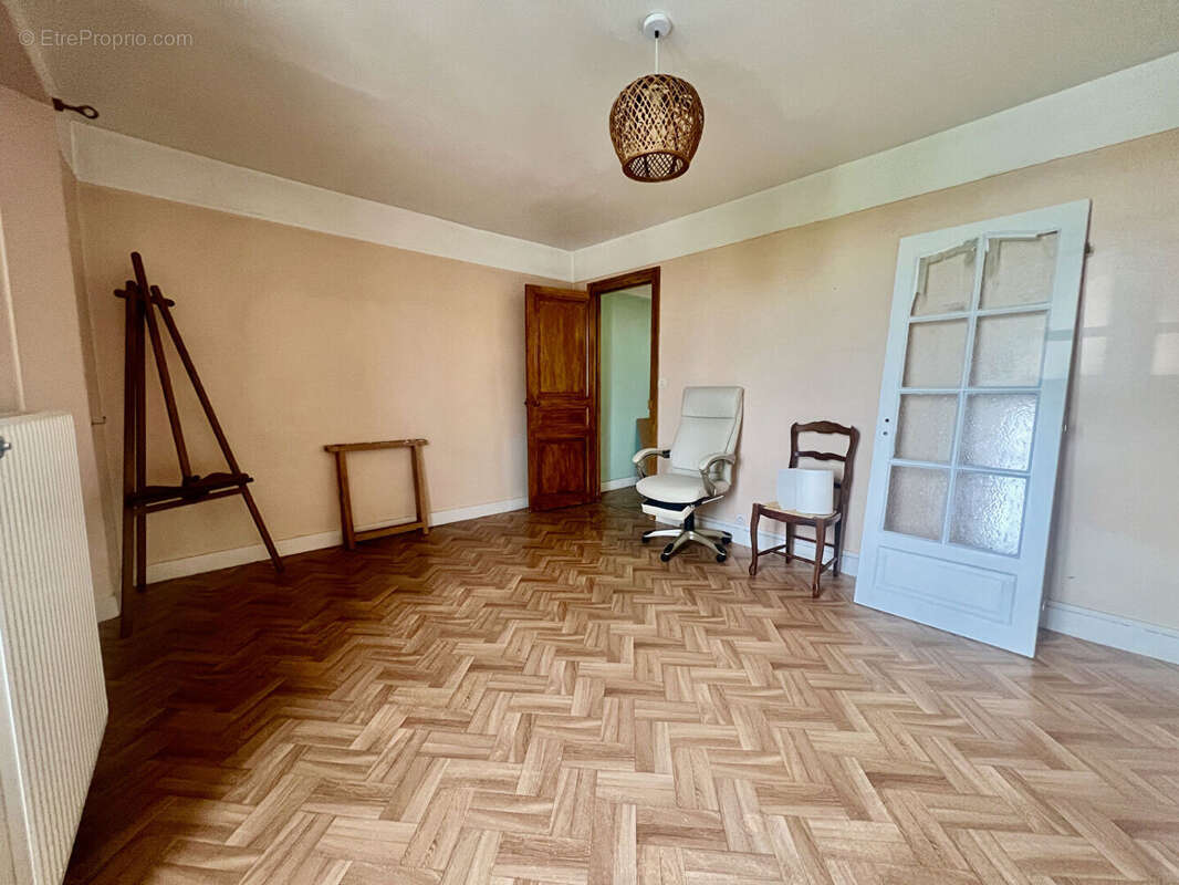 Maison à MONTEREAU-FAULT-YONNE