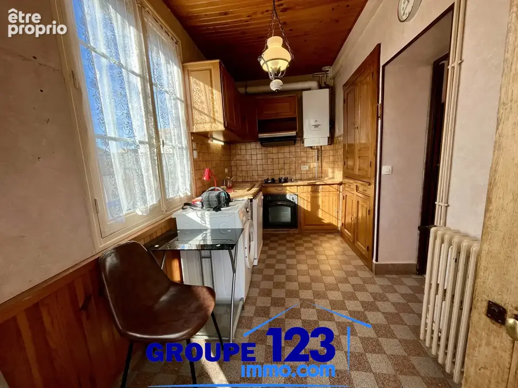 Auxerre - Maison de 81 m2 - T5 - photo 3