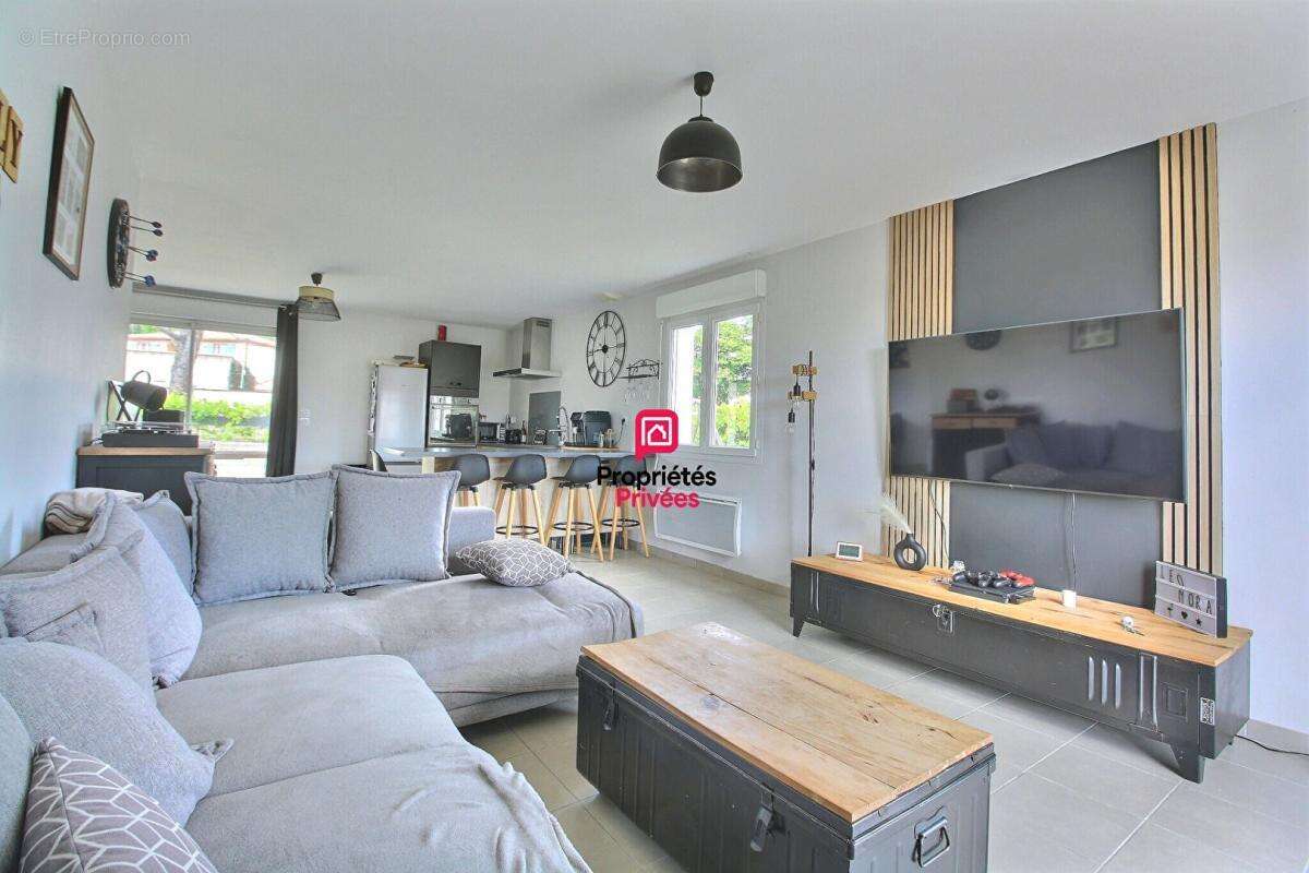Maison 3 chambres 92 m² de plain pied avec piscine à Vacquieres - photo 5