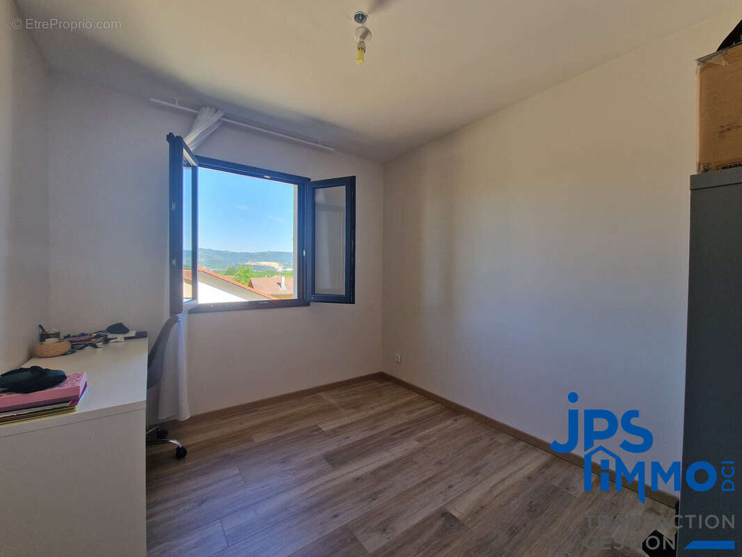 Maison 100 m² à La Riviere  - photo 9